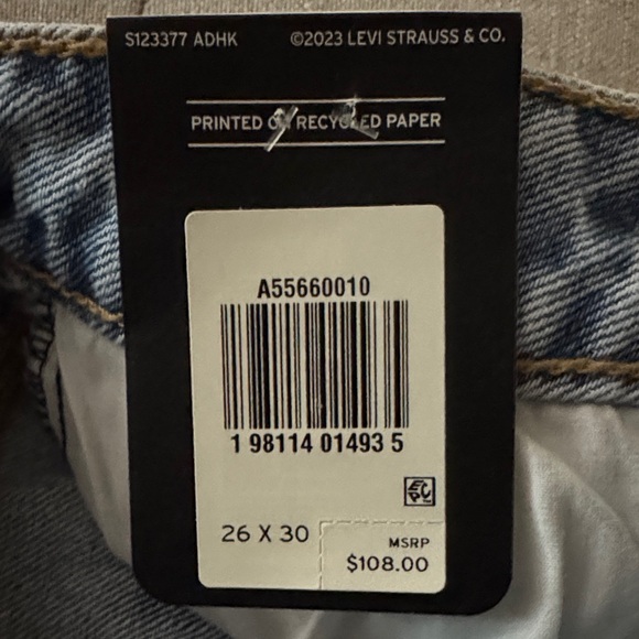 Levi's Women’s Low Loose straight leg jeans. NWT 26x30 - Picture 9 of 9